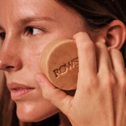 Nettoyant Visage Solide Orange & Centella Asiatica Peau Sèche -Cosmétiques Soldes 02 22 Encart Inspi Cleanser Rose ROWSE