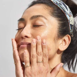 Impossible Glow Concentré Eclat Illuminateur Or Rose 10 Impossible Glow Concentré Eclat Illuminateur Or Rose -Cosmétiques Soldes 03 22 Encart Inspi rose Impossible Glow Pai Skincare TINY