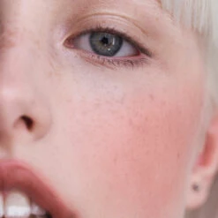 Bisou Blush Crème -Cosmétiques Soldes 1vfr bisou blush louise carre