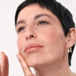 UV Damage Rescue Sérum Après-Soleil -Cosmétiques Soldes 4vfr serums superlatif UV damage rescue carre