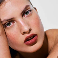 Le Velours Crème à Lèvres 15 Le Velours Crème à Lèvres -Cosmétiques Soldes 5Velours Carre