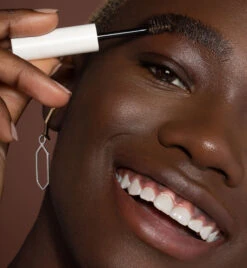 Brow Gel Gel Sourcils -Cosmétiques Soldes ILIAEssentialBrowGel D 3