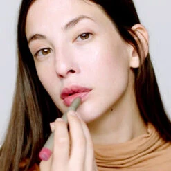 Crayon à Lèvres Crème Satin -Cosmétiques Soldes Miniature Video Fiche produit Crayon Satin Creme ILIA