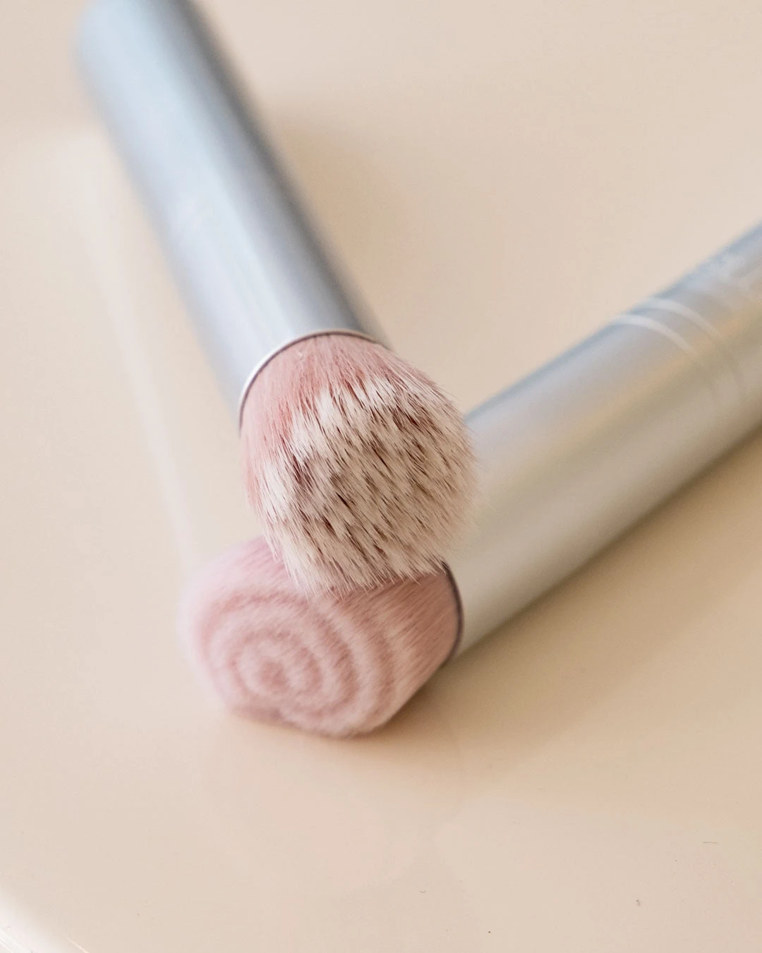 RMS Beauty Skin2Skin Foundation Brush 1 RMS Beauty Skin2Skin Foundation Brush