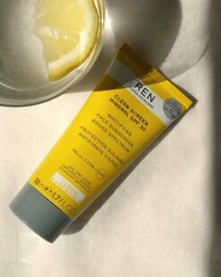 REN CLEAN SKINCARE Clean Screen Protection Solaire Matifiante Visage SPF 30 -Cosmétiques Soldes SolaireRENmatifiant post