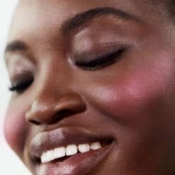 RMS Beauty ReDimension Hydra Powder Blush -Cosmétiques Soldes visuel modele blush rms PommFizz